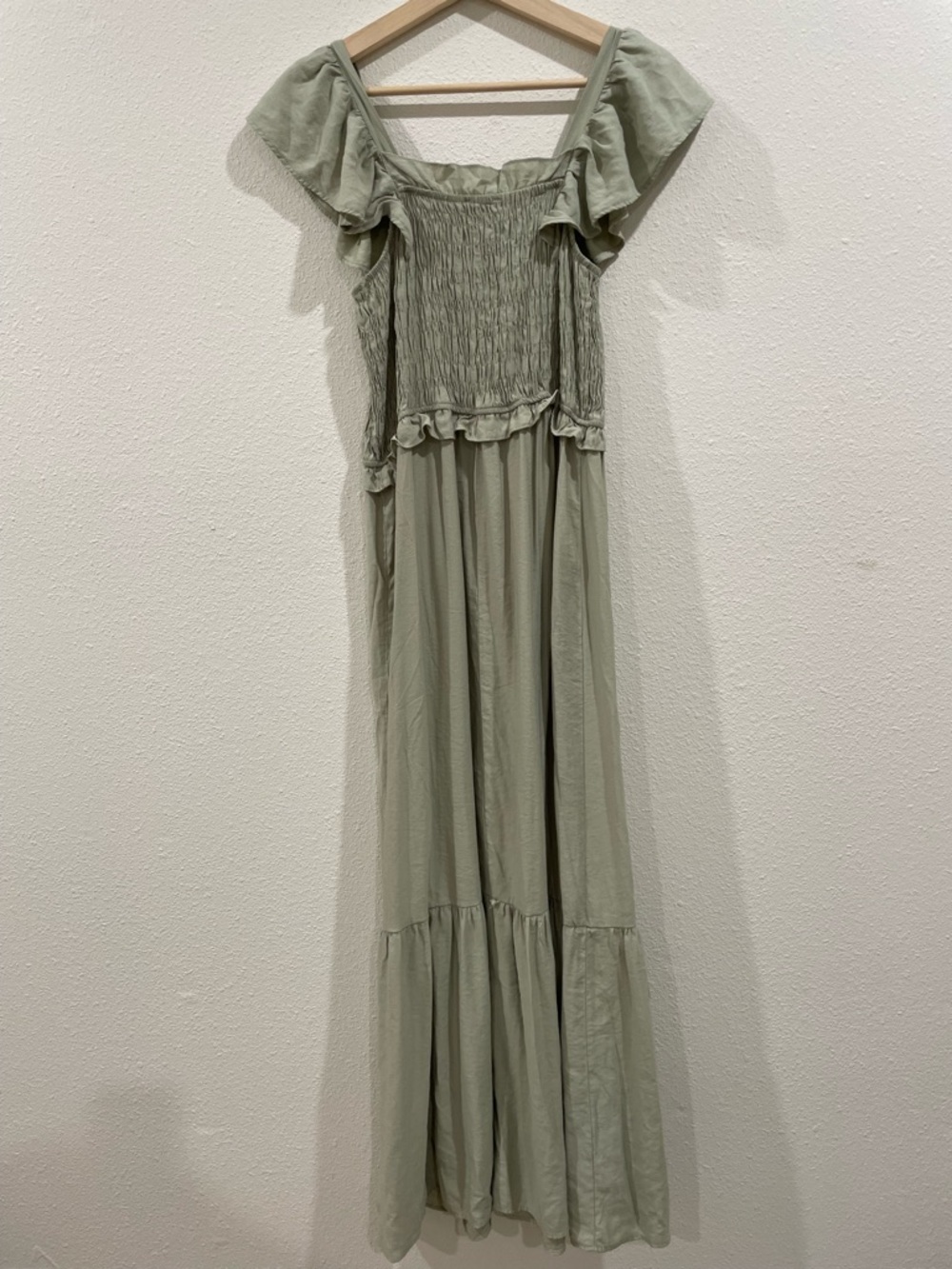 Moon River Smocked Ruffle Sleeve Maxi Dress Sage Green Size Medium Spring Summer - Picture 8 of 8